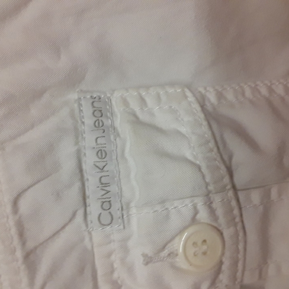 White Calvin Klein Shorts. I say they are unisex too because i wore them too! - Picture 4 of 4